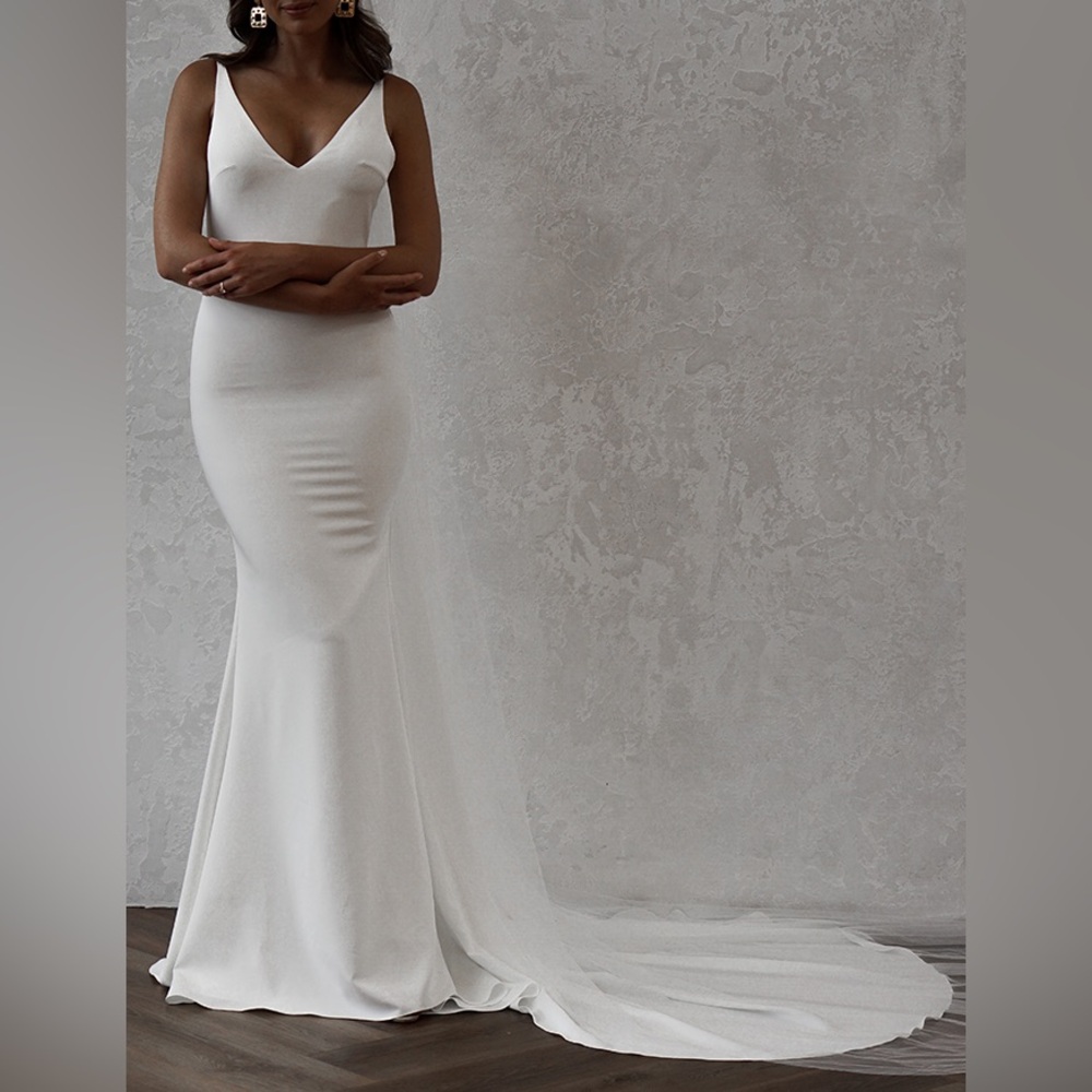 Made with Love ‘Harry’ Sleek Fitted Wedding Gown - US Size 4